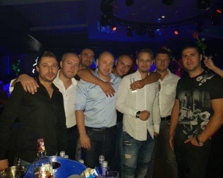 Бизнесменът Явор Делев празнува дъщеричка в W клуб