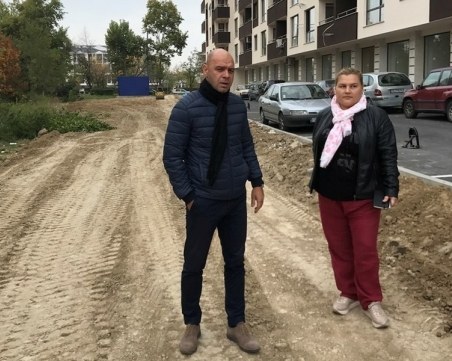Изграждат паркинг със 70 места в ЖР “Тракия“ СНИМКА