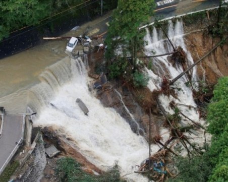 Тайфун премина през Япония, има загинали и ранени