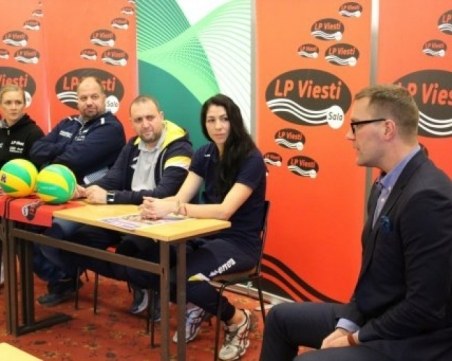 Кметът на Сало посрещна волейболистките на Марица