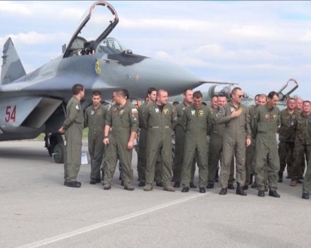 Пилотите в “Граф Игнатиево“ ще имат достатъчно самолети и гориво за тренировки