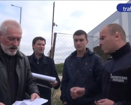 Лепнаха акт на собственика на част от Кукленско шосе за това, че спрял движението