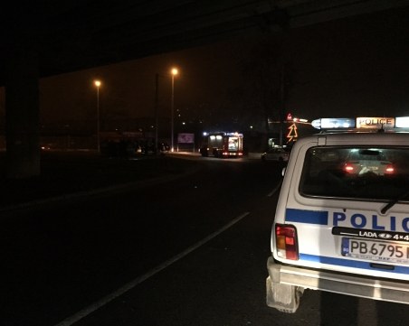 На косъм от трагедия! Джигит едва не сгази полицай край Пловдив