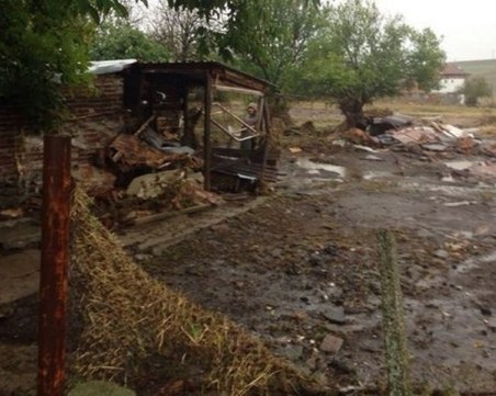 Водният ад в Бургас взе нови жертви СНИМКИ