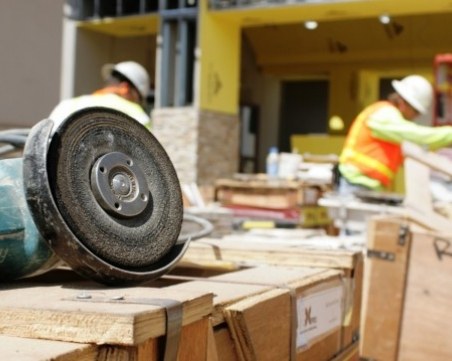 Волтова дъга погуби строителен работник