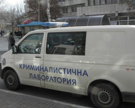 Мъж скочи от блок в Карлово, загина намясто