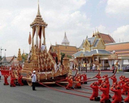 Тайланд издигна крематориум за $80 млн. за мъртвия си крал