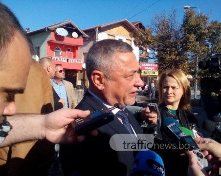 Валери Симеонов сравни отказа на пилотите да летят в Граф Игнатиево с държавна измяна