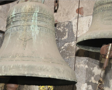 Безбожници задигнаха камбана от параклис