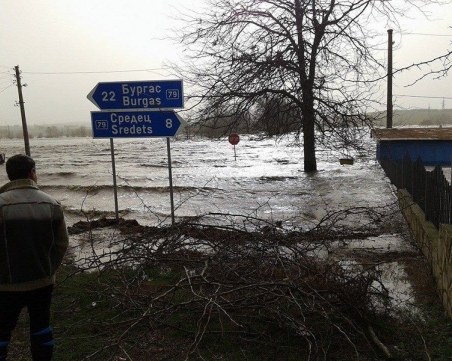 Роми мародери започнаха да грабят наред в наводнените села в Бургаско