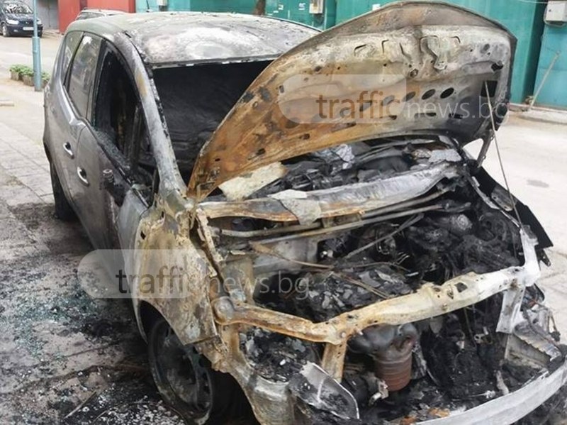 Бус изгоря в Столипиново, а две коли край Пловдив при умишлени палежи