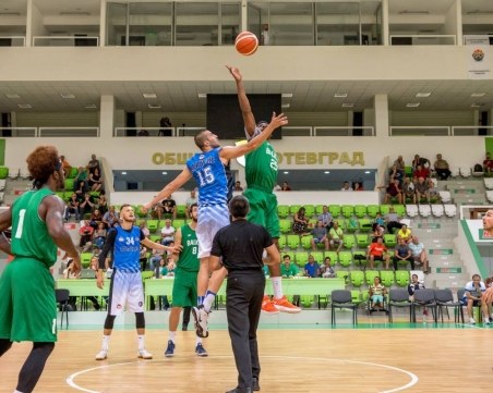 Балкан и съдиите спряха серията на Академик Бултекс 99