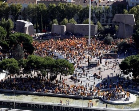 Хиляди на протест с апел за единство на Испания