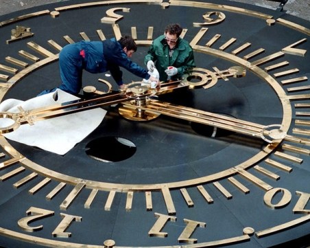 Българка се обяви против смяната на времето, започва подписка