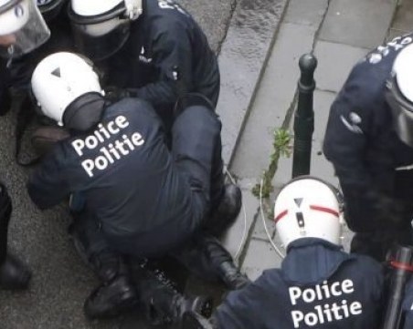 Въоръжен мъж взе заложници в детска градина