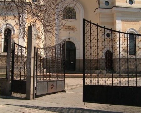 Безбожници отмъкнаха кутия с дарения от храм край Пловдив
