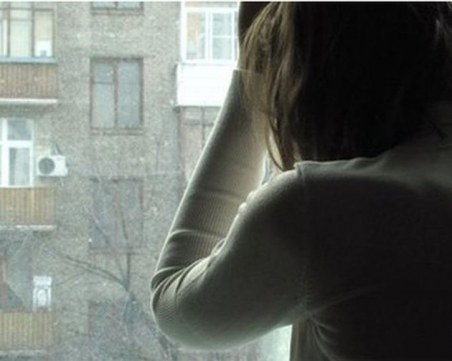 Ограничителна заповед не спря насилник да разбие дома на жертвата си и да я заплаши с палеж