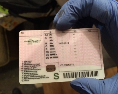 Първи СНИМКИ от акцията на ГДБОП в Пловдив срещу фалшиви документи