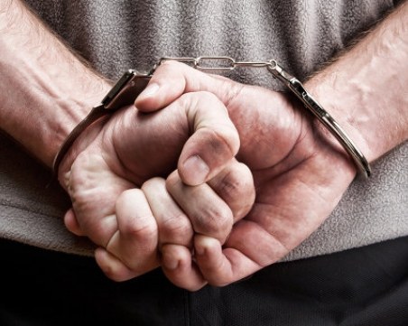 Арестуваха пловдивчанин, ограбил жена посред бял ден в центъра на града