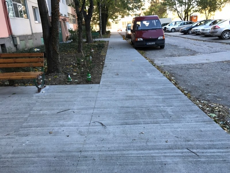 Нови тротоари и паркоместа в Тракия