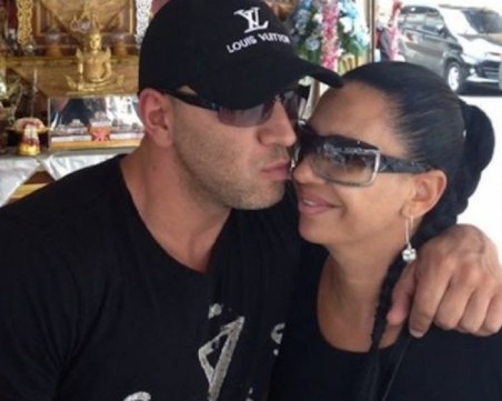 Анита Мейзер в отчаян опит да отърве затвора