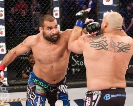 Багата влиза в ролята на Мохамед Али