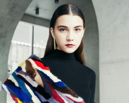 Манекенка почина след 12-часово модно шоу