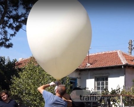 Пловдивски учени изпращат балон в близкия космос ВИДЕО и СНИМКИ