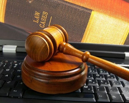 Прокурори влизат в класните стаи, ще въведат ученици в света на компютърните престъпления