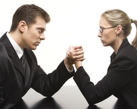 Дами, спокойно! Ще почакате само 217 години за равноправие с мъжете