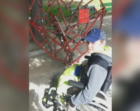 Авиокомпания отказа превоз на 11-годишно болно дете