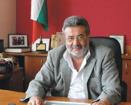 Искат оставката на кмета на Батак днес