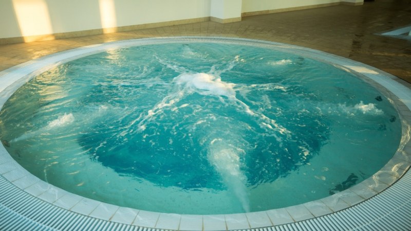 Пореден случай на засмукано в джакузи дете