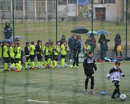 Пловдив Сити удари Локомотив и се качи на върха при набор 2007 СНИМКИ