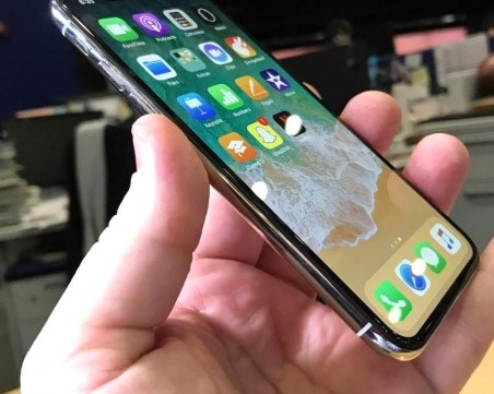 Цената на iPhone X: 245% от средната месечна заплата в България