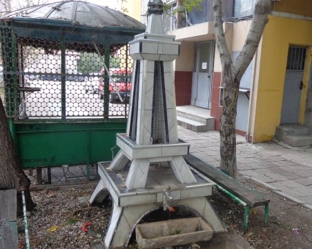 Айфеловата кула събира погледите в Кючука, а от нея тече… вода СНИМКИ