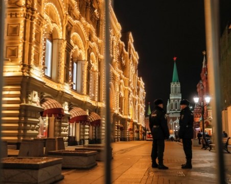 Евакуираха хиляди души от 