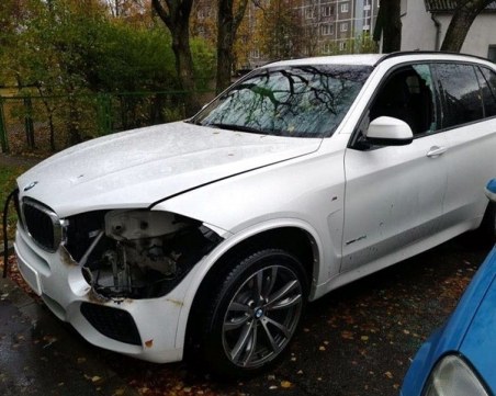 Джамбазите с нов метод, за да свият фаровете на скъпите коли СНИМКИ