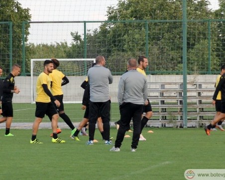 Национал от Ботев се контузи