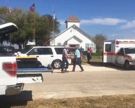 Стрелба в църква, загинаха най-малко 27 души