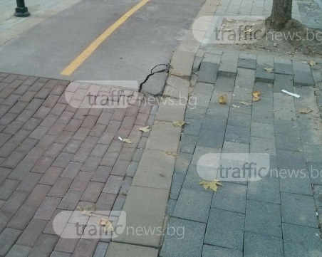 Пишман работници съсипаха чисто нова велоалея в Пловдив СНИМКИ