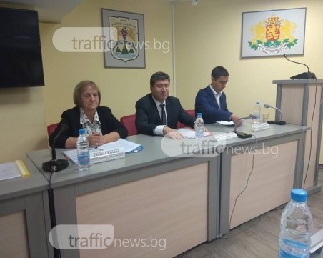 Кметът на Родопи като Доналд Тръмп, напусна преждевременно сесията заради 