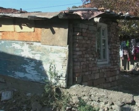 СНИМКИ и ВИДЕО от пожара, в който загина четири годишно дете