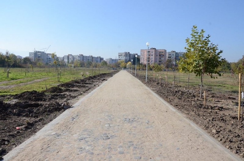 Парк Лаута се сдоби с нова алея