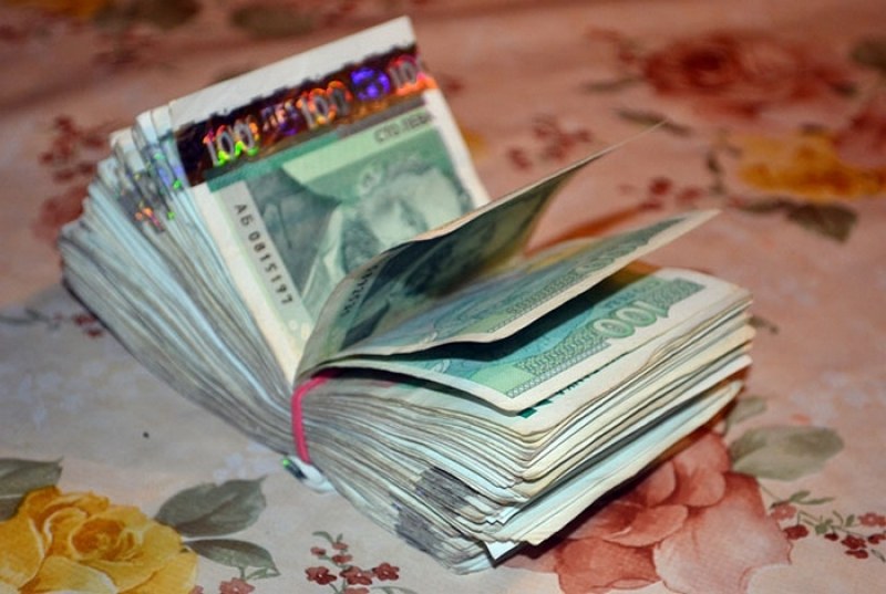 Решено: Плащаме в брой само до 5000 лева