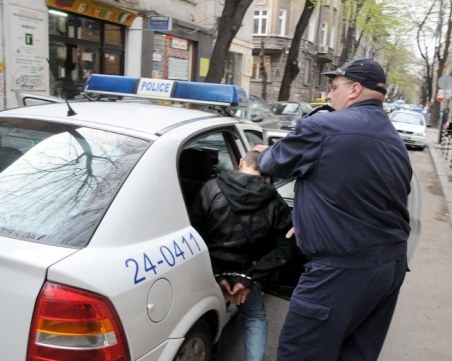 Четирима пловдивски тийнейджъри отмъкнаха мотоциклет, хванаха ги