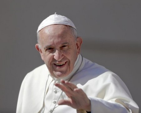 Папата забрани продажбата на цигари във Ватикана