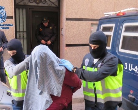 Разбиха българска престъпна група в Испания, арестуваха 31 нашенци