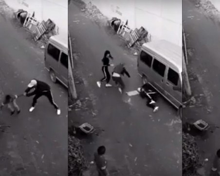 Уникално ВИДЕО показва как жена поваля двама на земята, за да спаси дете
