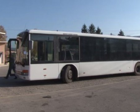 Вместо до Пазарджик автобус закара пътници на... технически преглед